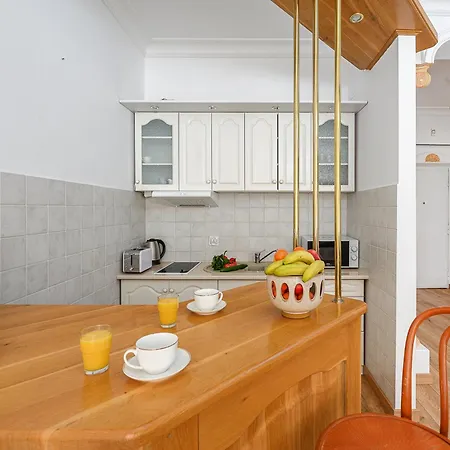 P&o Piwna Ii * وارسو